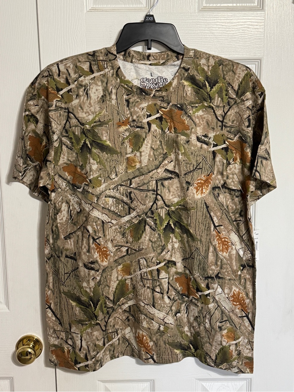 Goodie Two Sleeves Realtree Camo Short Sleeve Tee - Brown & Green